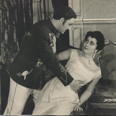 Сцена з вистави «Любов і мундир», І. Жилінський в ролі капітана Ковача, М. Господарська – Олімпія, 1959 рік