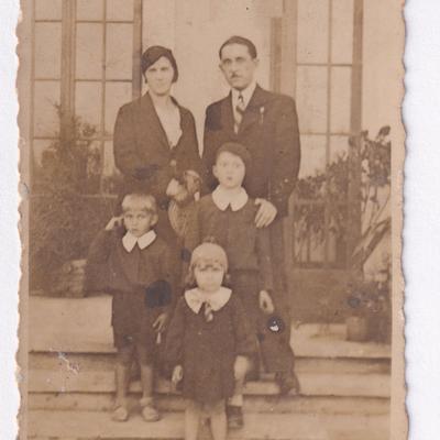 Федір та Пелагея з синами, 1930-ті рр.