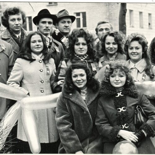 Демонстрація 7 жовтня 1975 року. Режисери 2-го курсу. І. Жилінський четвертий ліворуч