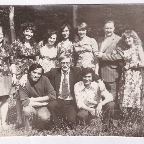 Зустріч викладача з випускниками, 1977 рік. І. Жилінський у верхньому ряду