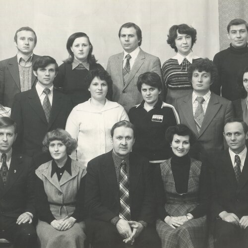 Травень 1981 року. І. Жилінський сидить посередині